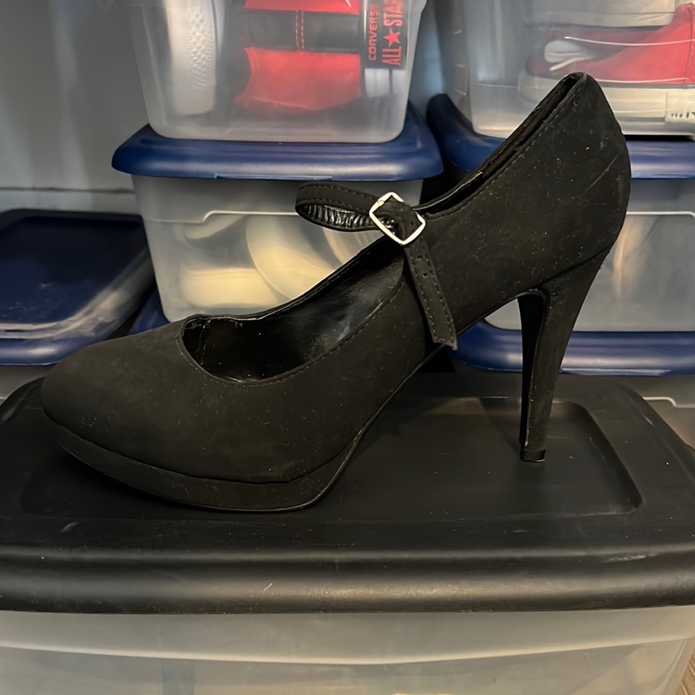 New never used heels